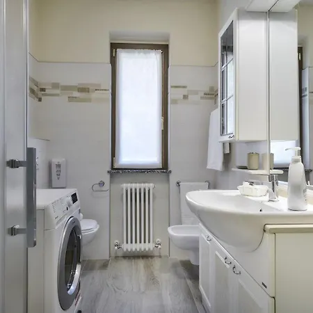 בית נופש Casa Della Musica View And Garden מנדלו דל לאריו