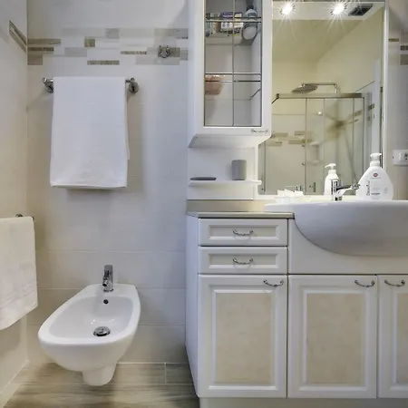 בית נופש Casa Della Musica View And Garden מנדלו דל לאריו