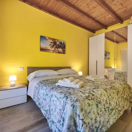 بيت للعطل Casa Della Musica View And Garden مانديلو ديل لاريو