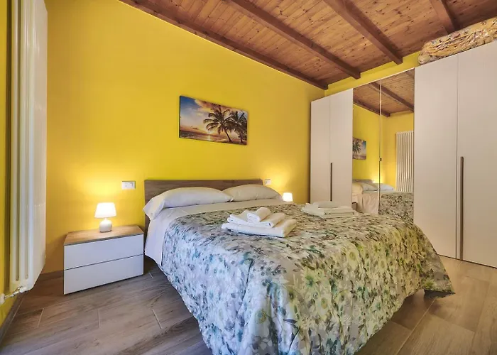 別荘 Casa Della Musica View And Garden マンデッロ・デル・ラーリオ